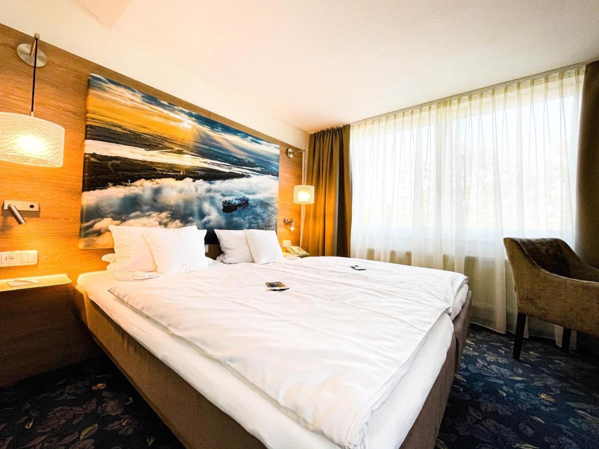 Hotel-Restaurant Vier Linden シュターデ エクステリア 写真